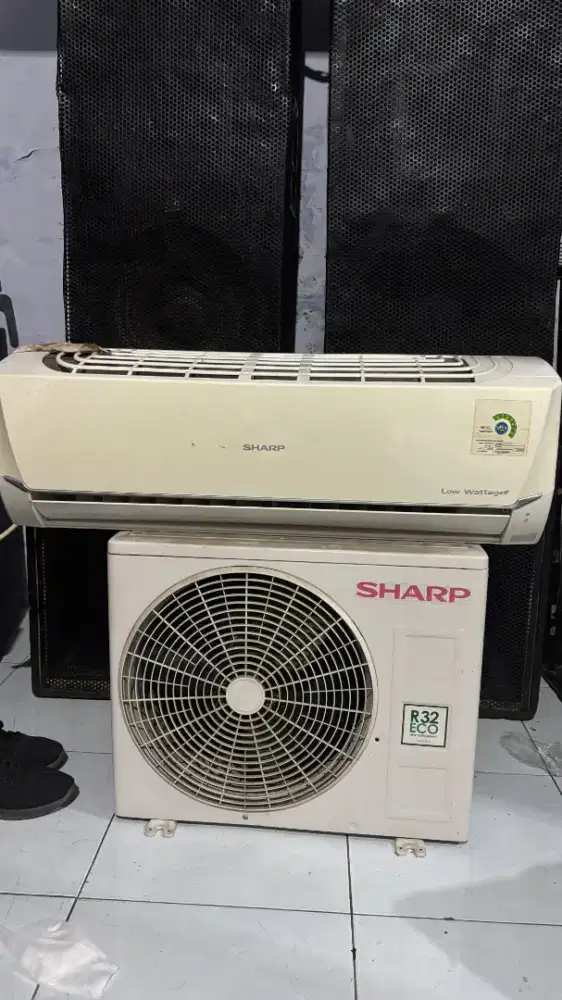 dijual AC Sharp dan LG, masing masing 1PK, masih bagus dan dingin