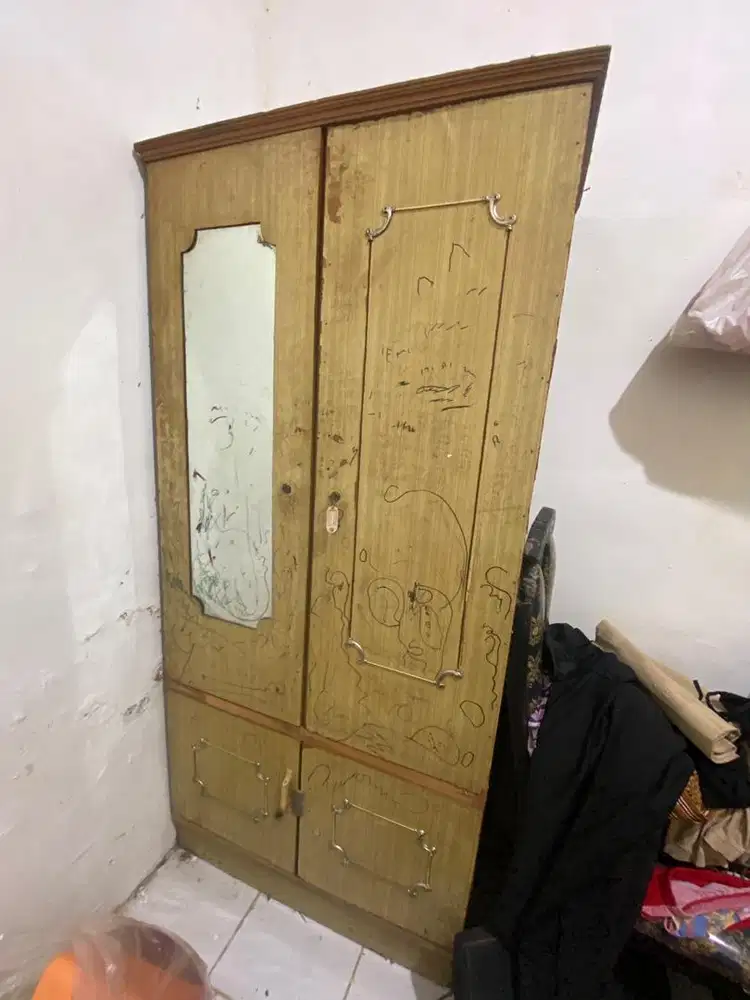 LEMARI KAYU JADUL