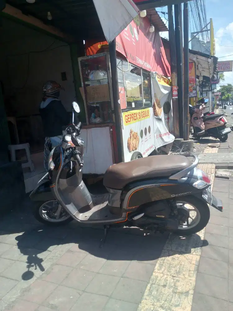 Cari karyawan untuk ayam geprek