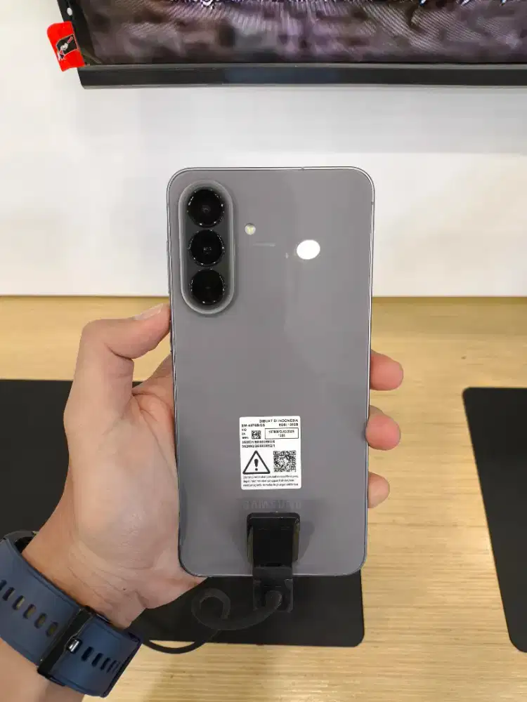 NEW SAMSUNG GALAXY A57