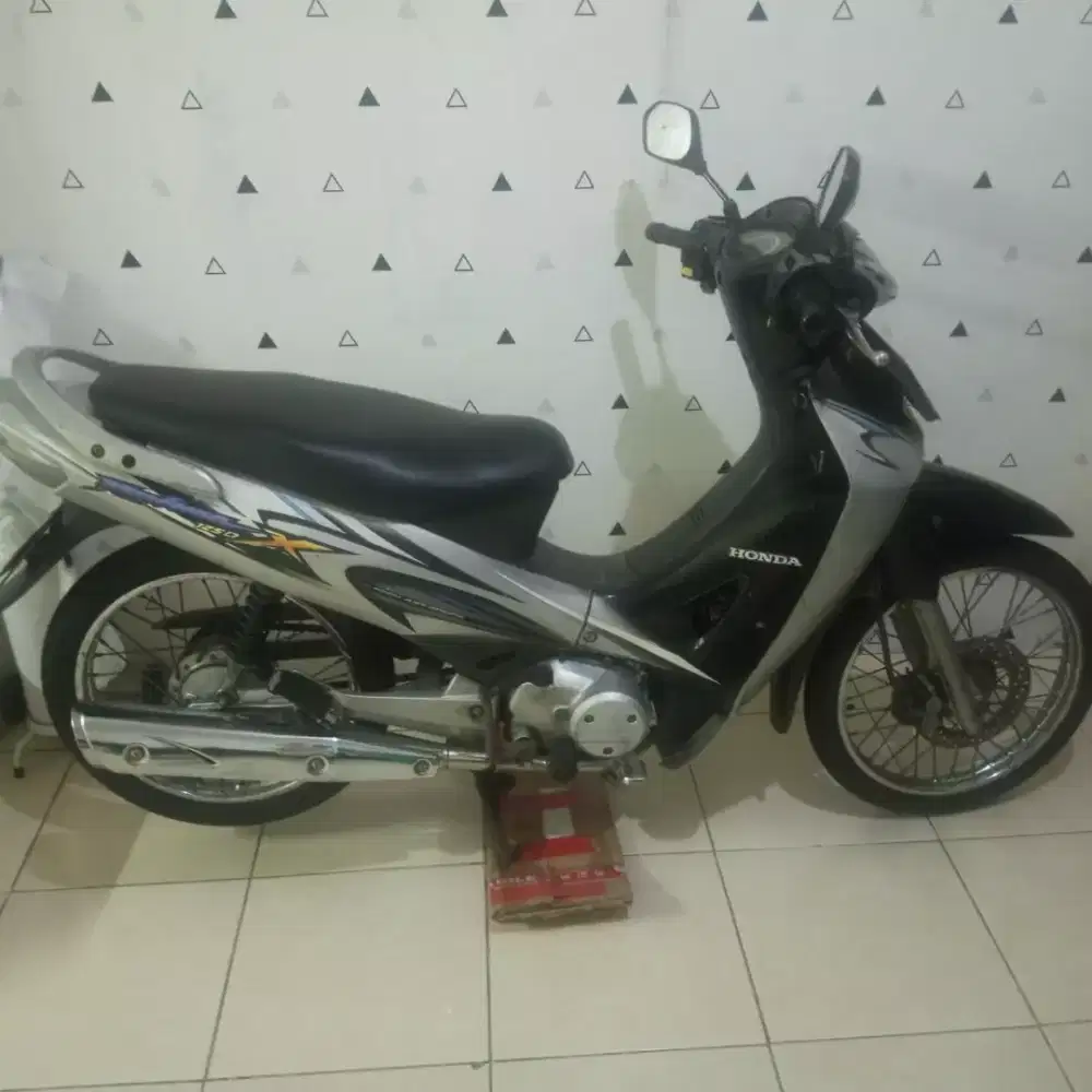 Honda Karisma X 125 Tahun 2006