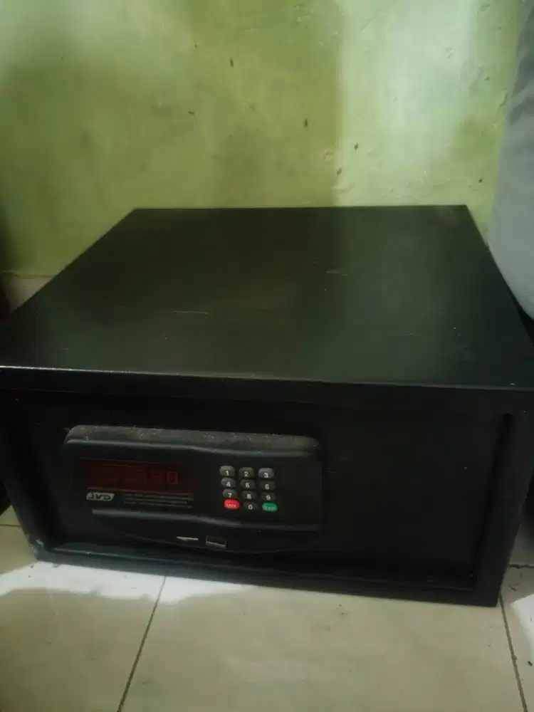 Brangkas besi merek JVD