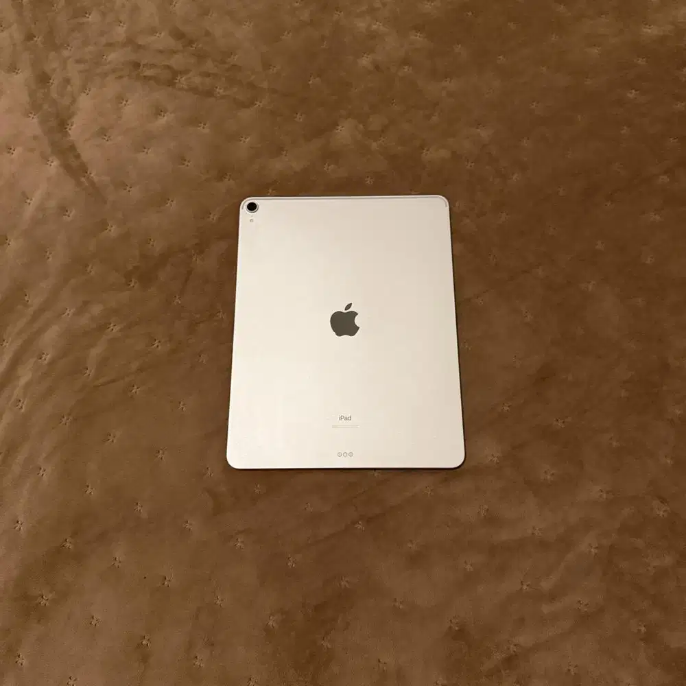 iPad Pro Gen 3 12.9 inch Silver Like New