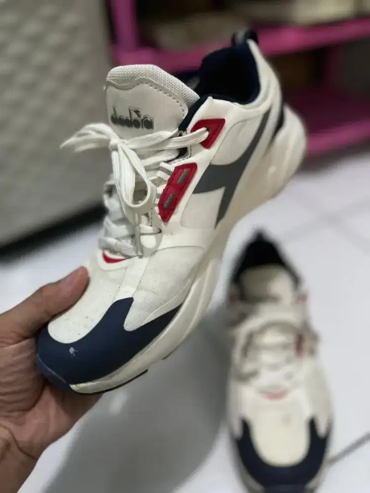Jual sepatu merek,diadora UK 42