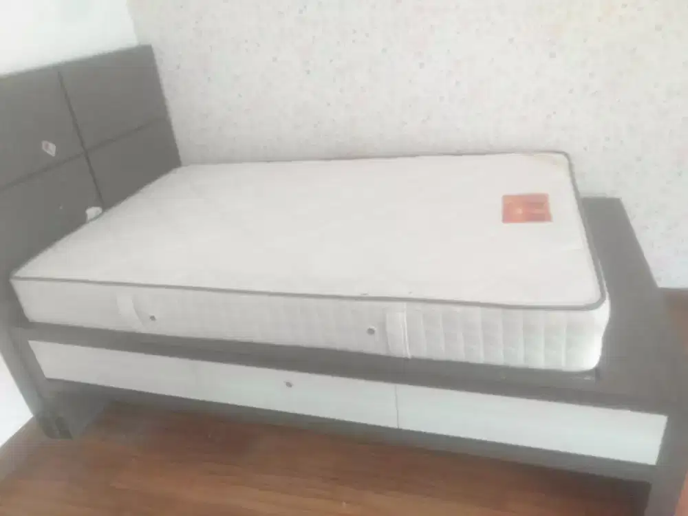 Diapan + kasur seprigbet uk 120*200