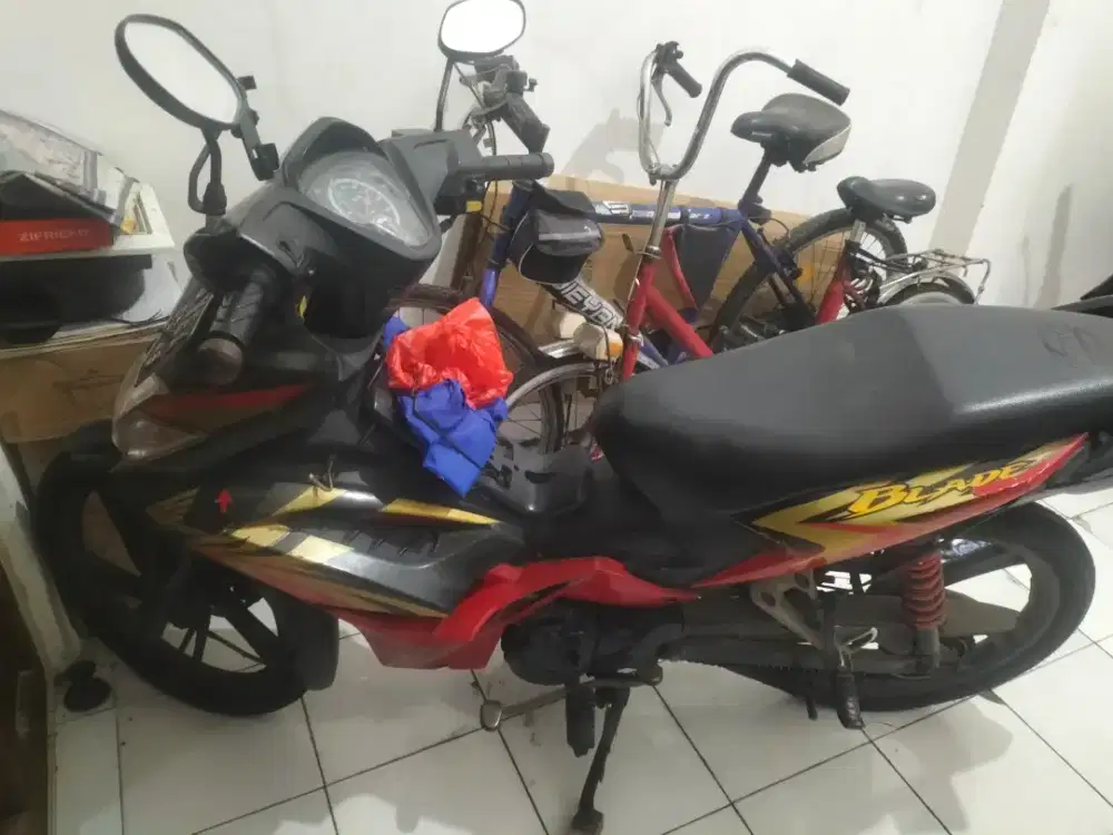 Di jual Honda Blade 110 CC th 2011,pajak hidup