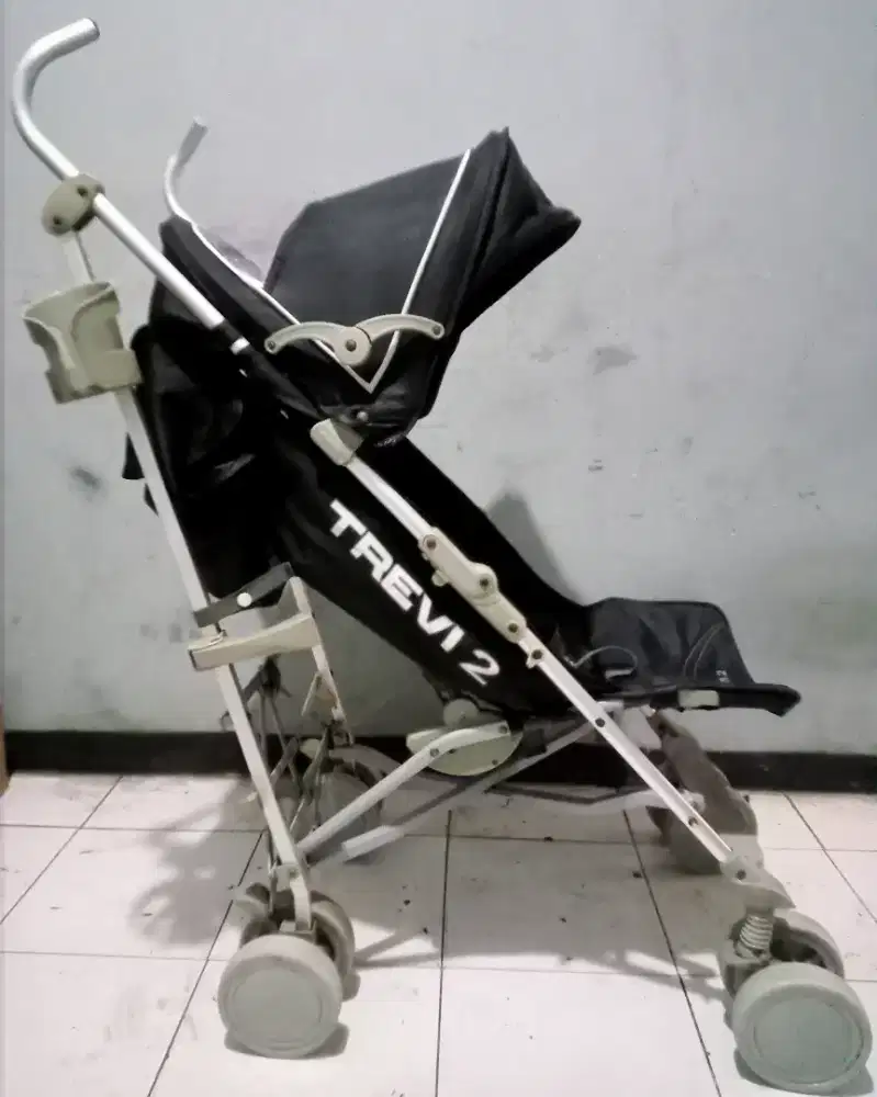 Dijual stroller bayi merk TREVI 2 kondisi bagus normal tinggal pakai
