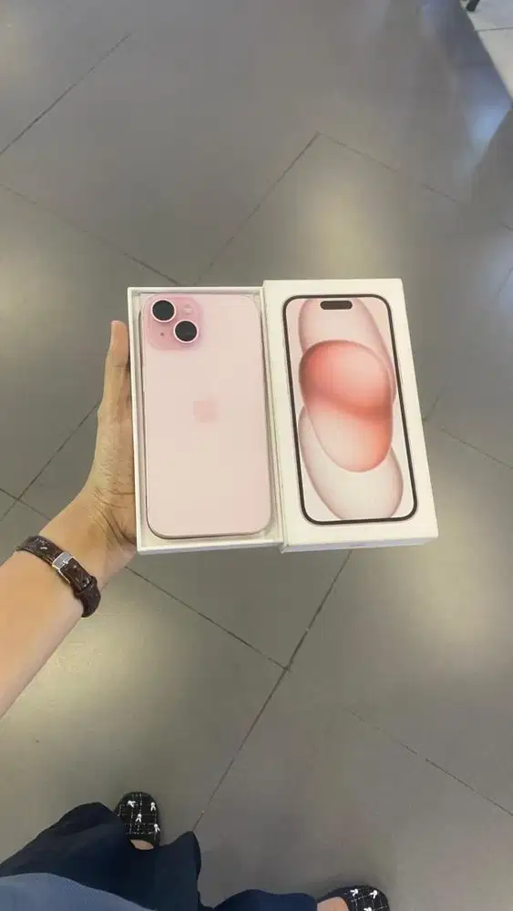15 128gb ibox garansi on agustus 2026