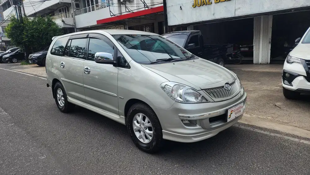 Toyota Kijang Innova 2005 Bensin