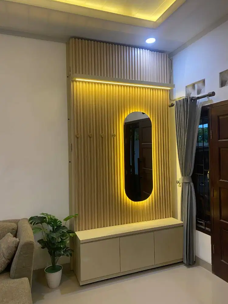 Backdrop TV / Dinding Fluted Panel Minimalis /Backdrop Cermin