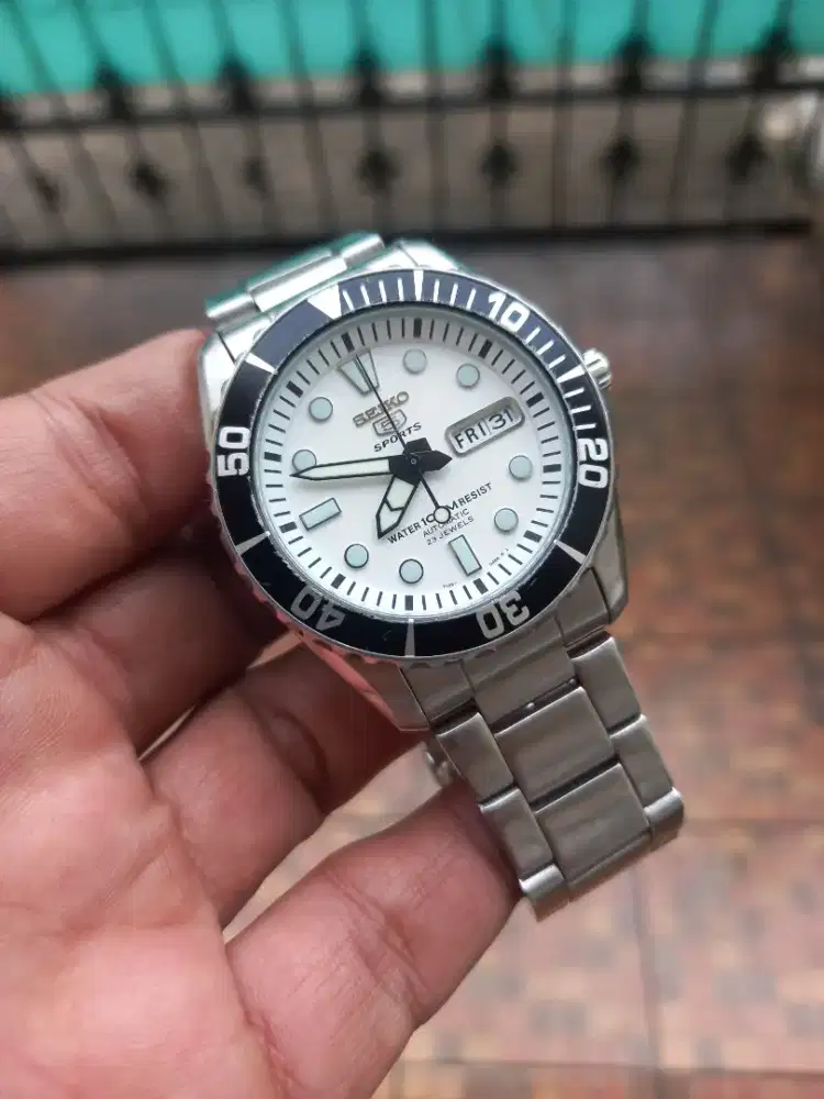 Seiko 5 Sports Sea Urchin SNZF11