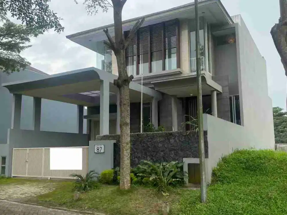 BELI DARI BARU BELUM PERNAH DIHUNI Rumah Siap Huni Araya Malang Bangunan 2 Lantai Luas 200 Meter MINIM RENOVASI
