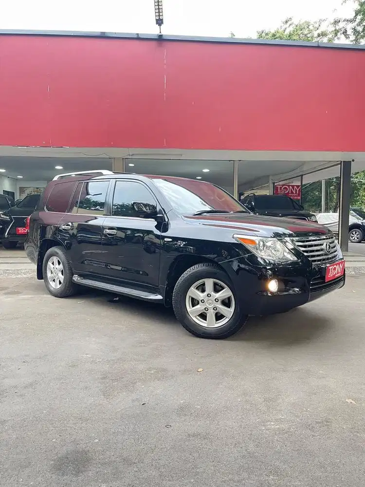 #Tony Mobil# Lexus LX570 Sunroof AT 2011 Hitam