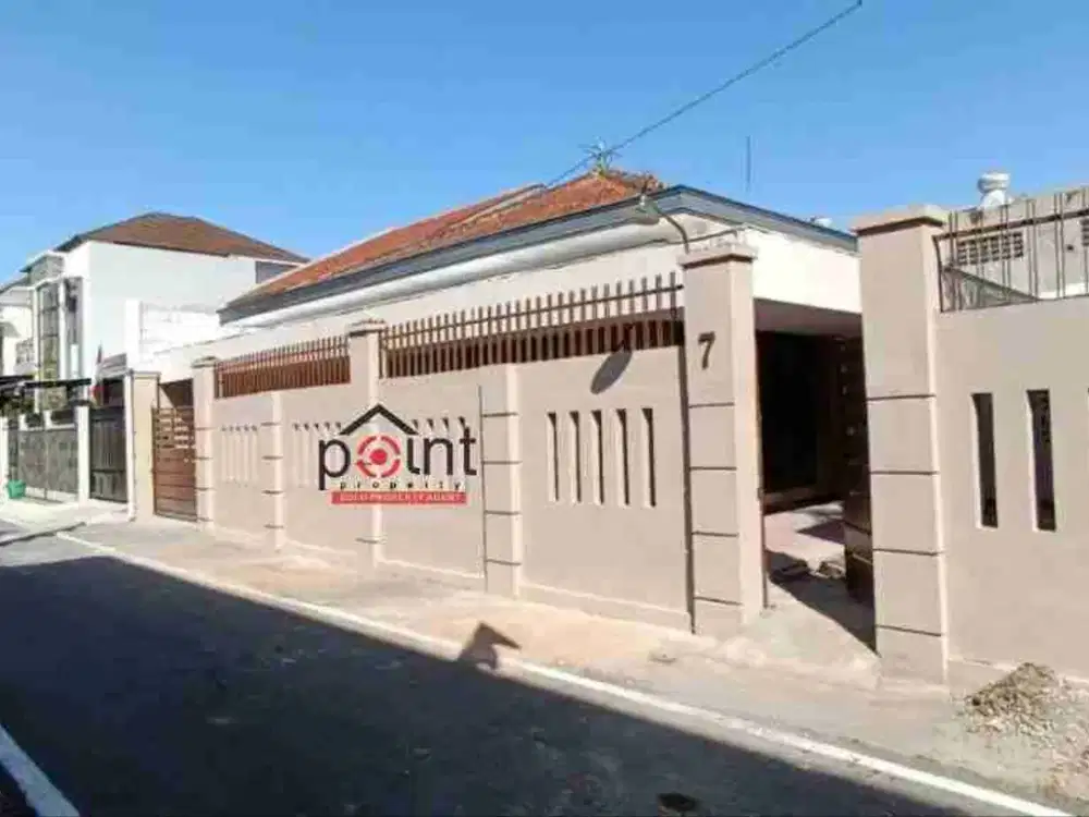 Rumah bagus luas terawat murah harga tanah hanya selangkah ke jalan adisucipto Solo