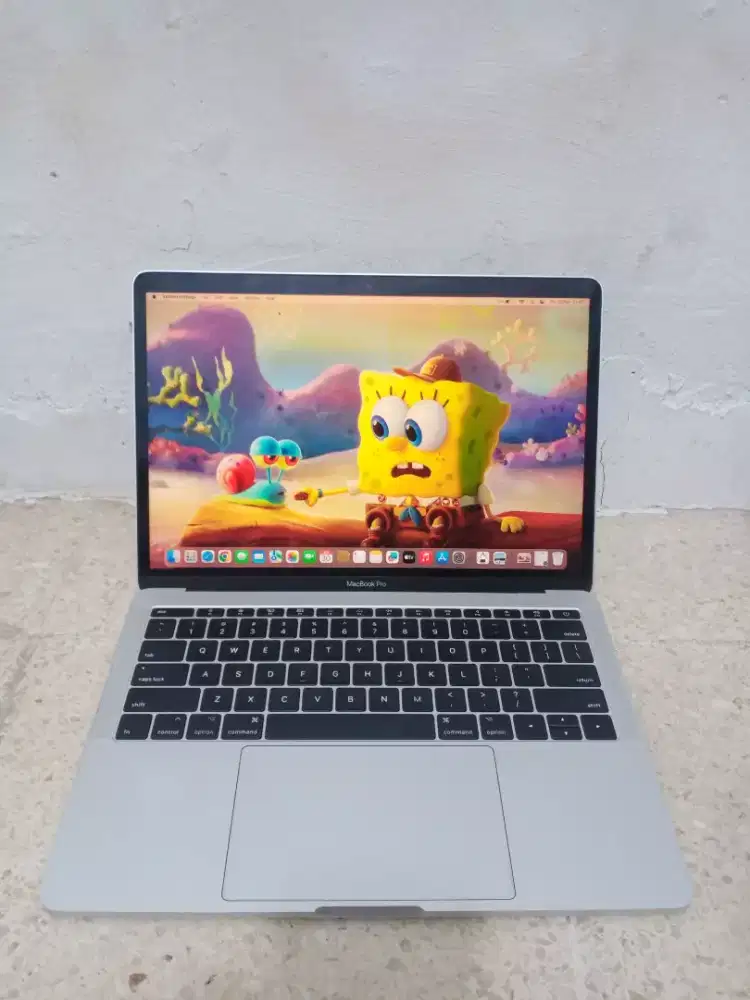 Laptop Murah MacBook Pro Retina 13in 2017 core i7 ram 16 SSD 1tb