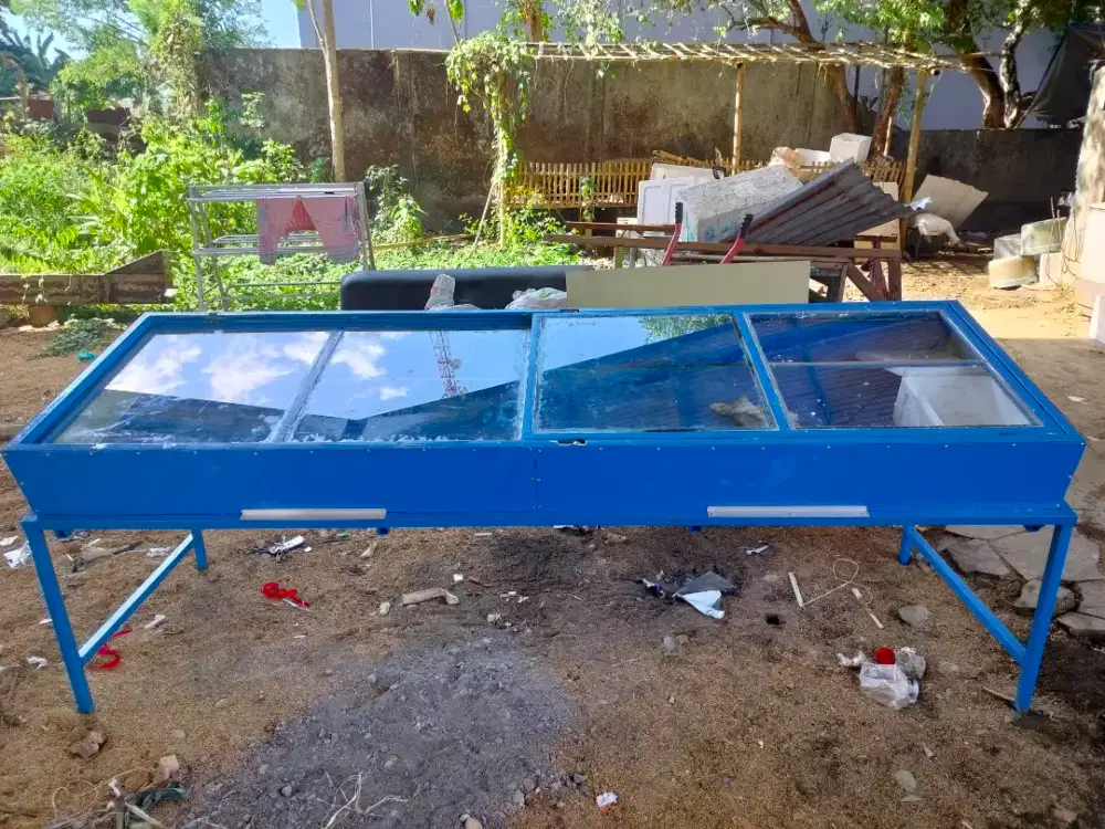ETALASE BEKAS JUALAN IKAN