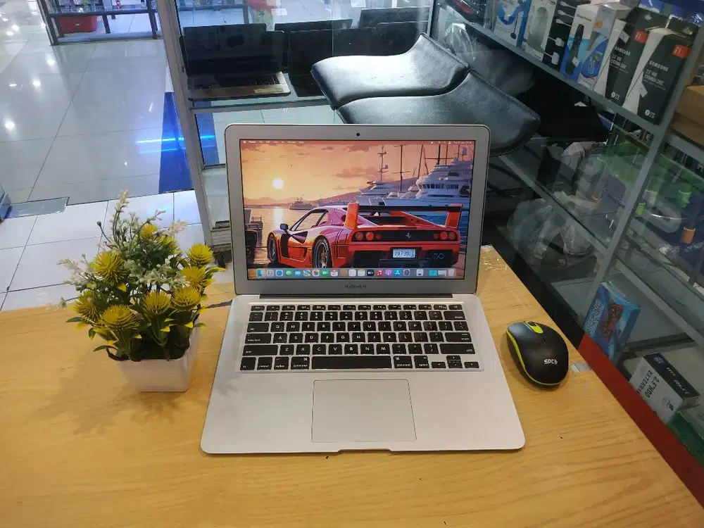 TINGGAL PAKE MACBOOK AIR 2017 CORE i5 RAM 8GB SSD 128GB