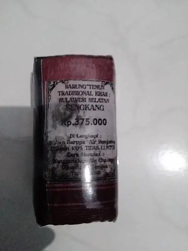 Sarung tenun khas sulawesi selatan