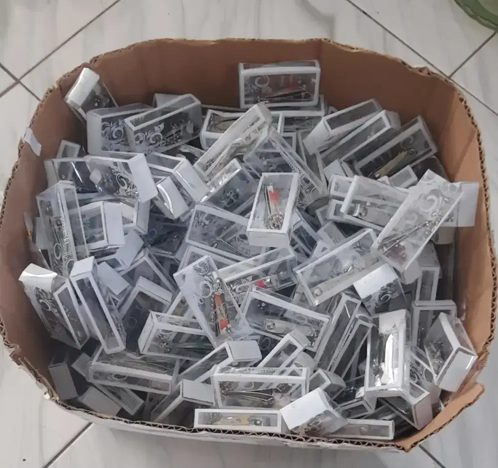 Cendramata Gunting Kuku dan Sisir