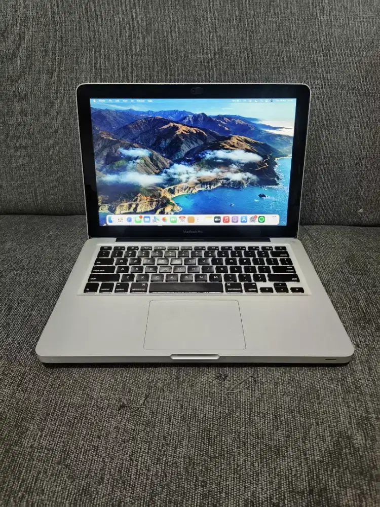 Ready MacBook pro 13in 2011 core i7 ram 16 SSD 1tb