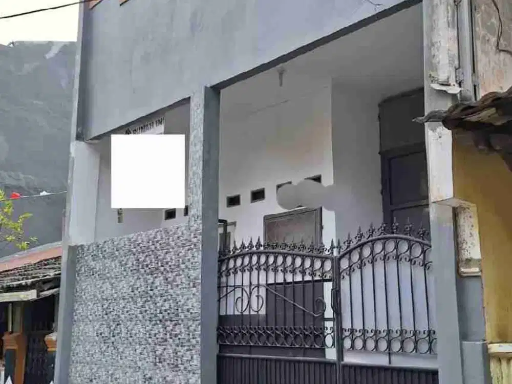 Dijual Rumah 2 Lantai Siap Hni Renovasi Tahun 2024
