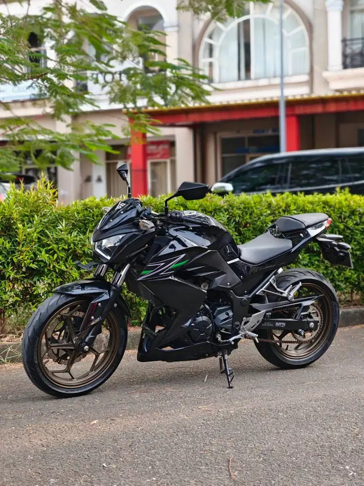 KAWASAKI Z250 FI 2013 BLACK KM 12K PAJAK ON SUPER GRESS
