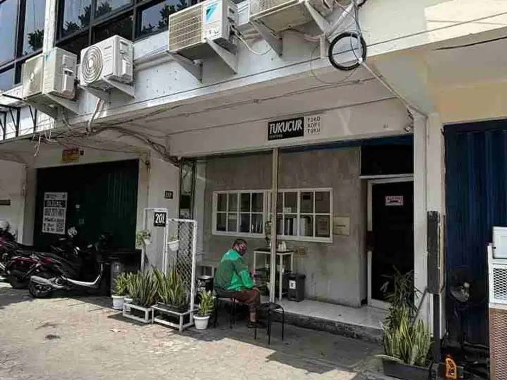 KAWASAN PERKANTORAN Ruko Jalan Kayon Surabaya Pusat Bangunan 3 Lantai Full Luas 51 Meter