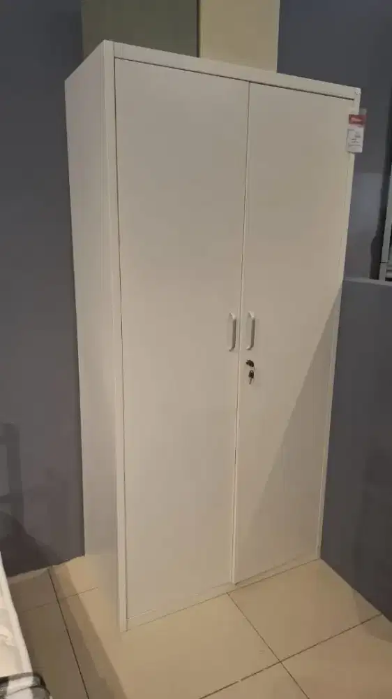 CLEARANCE LEMARI BESI 2 PINTU