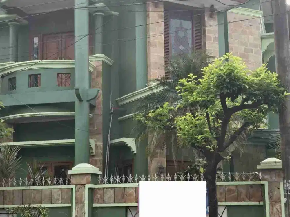 Rumah Mewah Luas & Nyaman Cocok untuk Keluarga Besar
