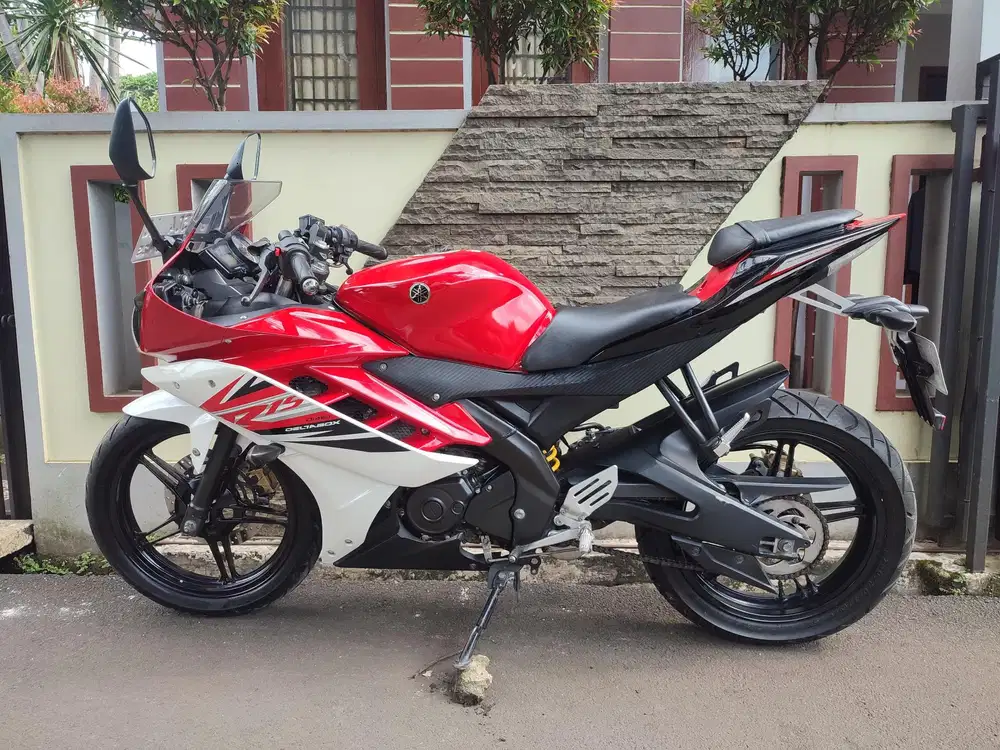 R15 V2 TAHUN 2014 MOTOR CAKEP