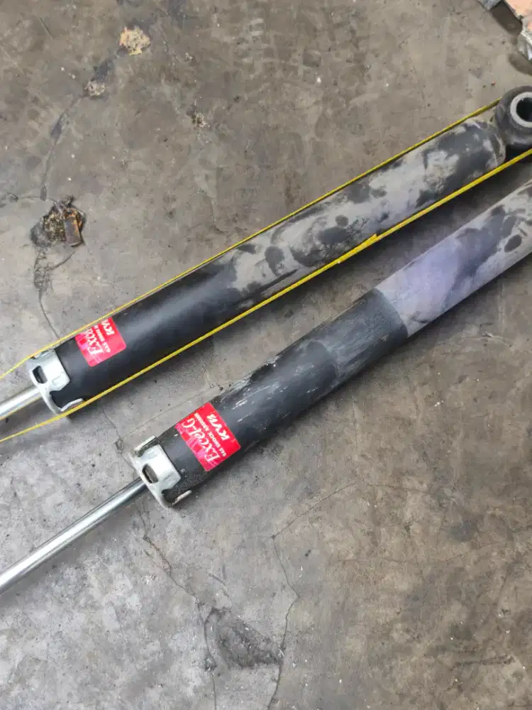 Shockbreaker belakang Mazda CX5