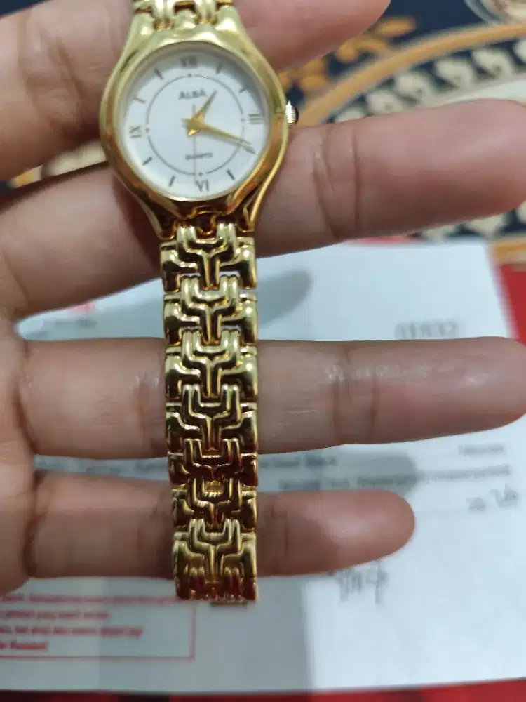 Di jual jam Alba