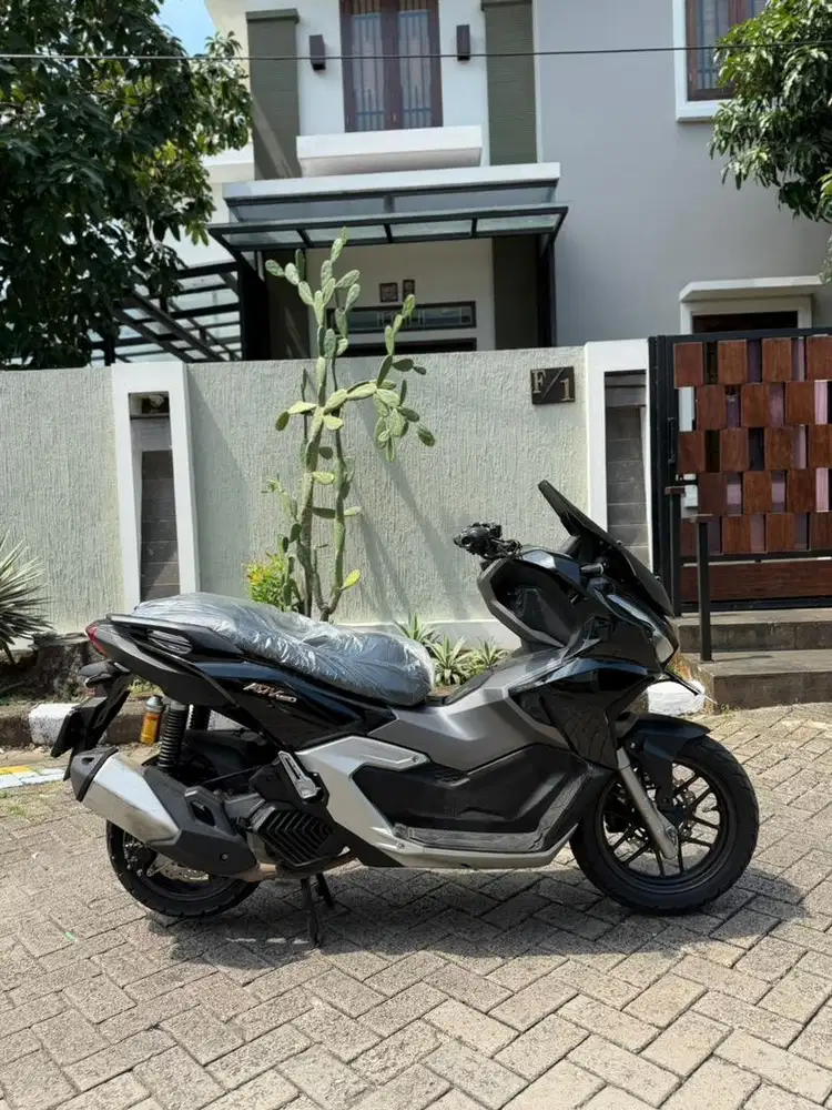 KM 2rb! Honda ADV 160 CBS 2024 PAJAK 09-2025 LIKE NEW