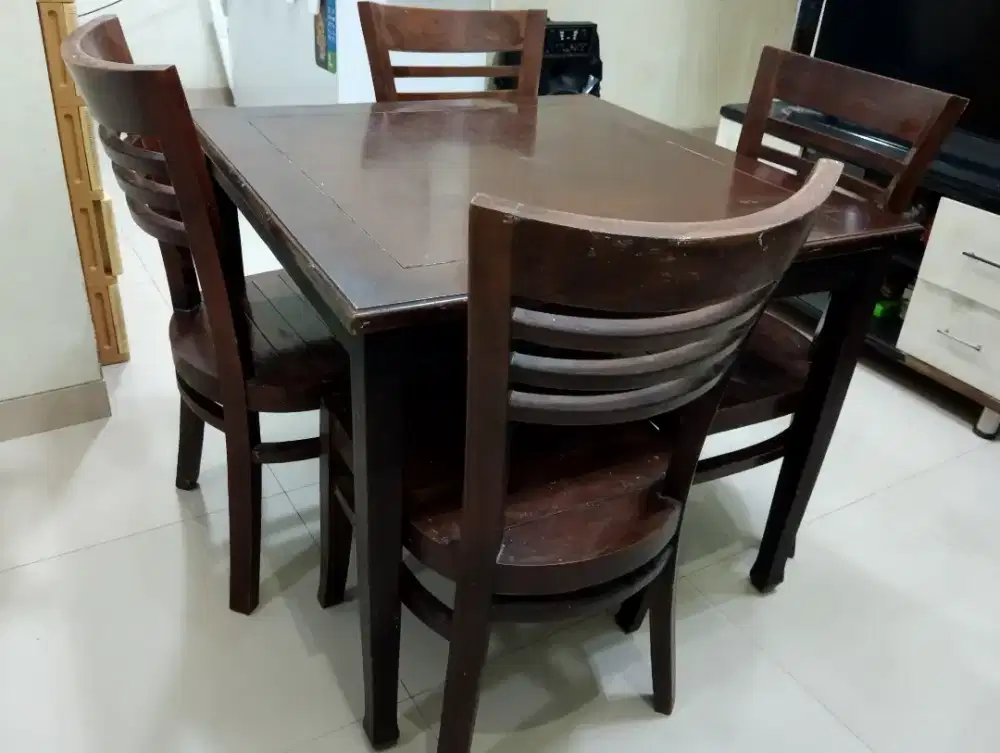 Meja Makan Minimalis Jati