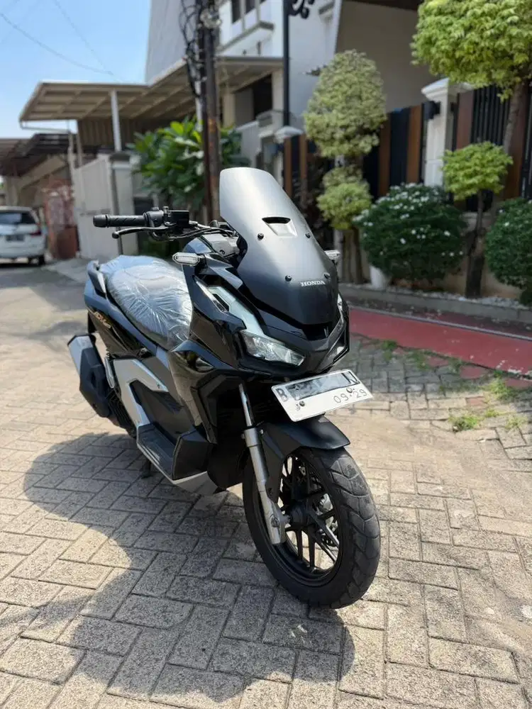 KM 2rb! Honda ADV 160 CBS 2024 PAJAK 09-2025 LIKE NEW