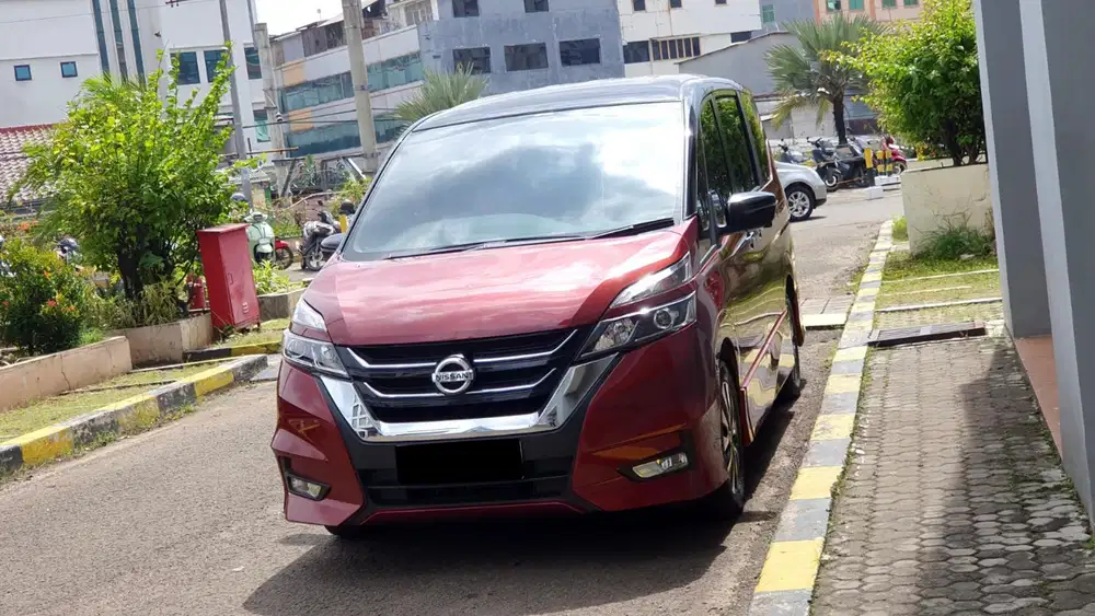Km26rb nissan serena hws two tone 2019 merah