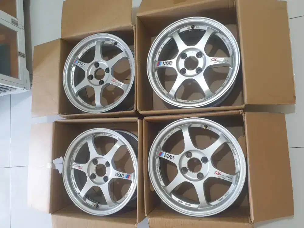 (Edisi bosen) jual velg r15 ssr type c silver 4x100