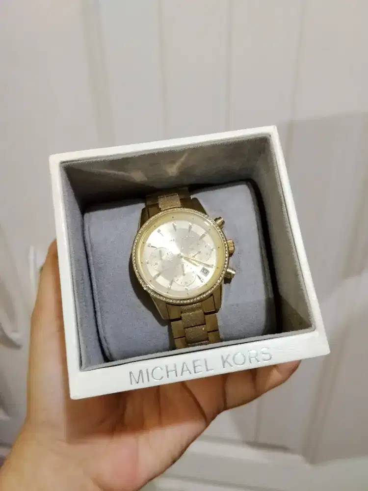Jam Tangan Mikhael Kors
