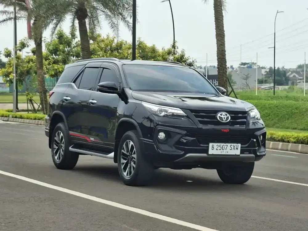 KM Low Tangan Pertama Bensin Ga Pakai Bau Fortuner SRZ TRD 4X2 AT 2018