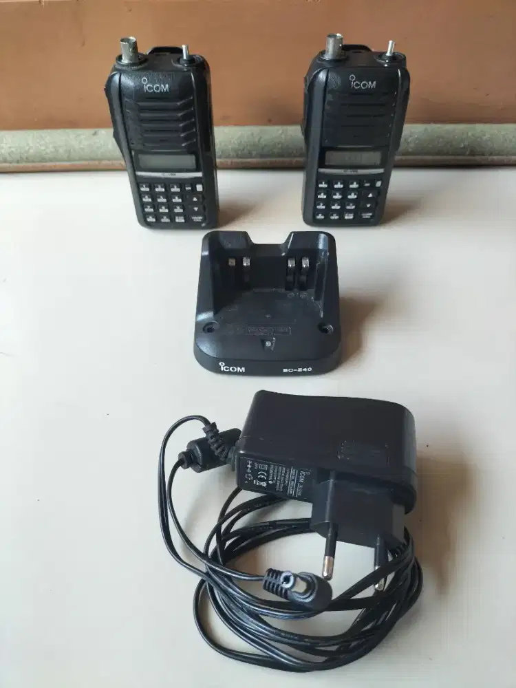 Di Jual Radio Handy Talkie (HT) ICOM IC-V86 (Minus)