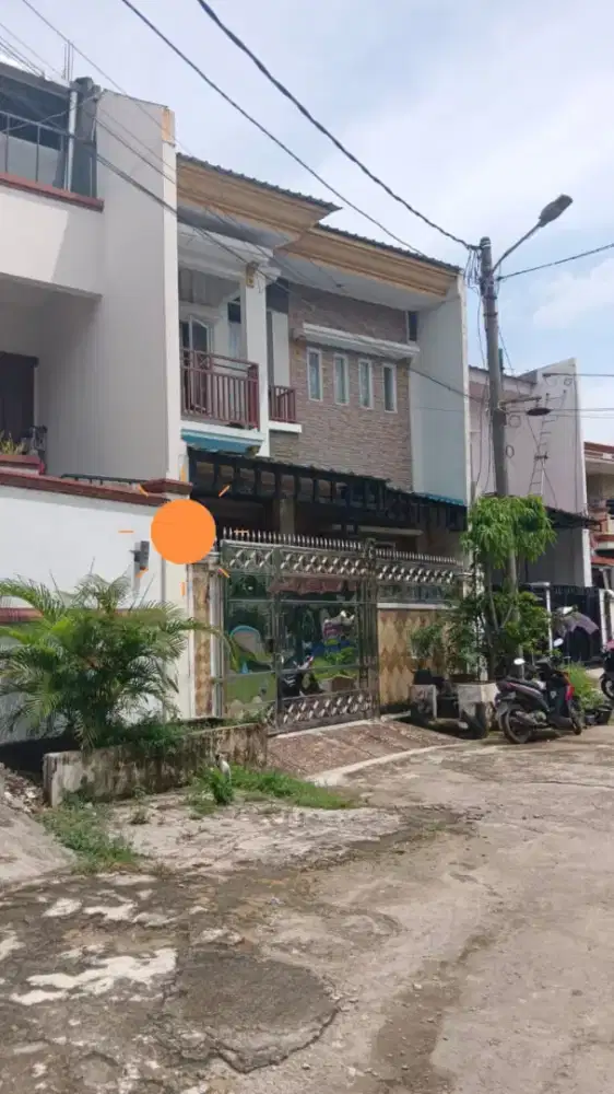 Bismillah  di jual cepat  rumah 2 lantai