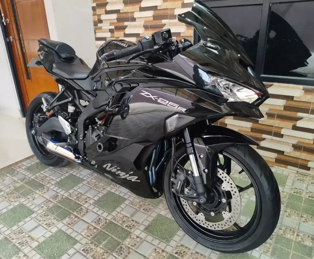 Kawasaki zx25r non abs tahun 2023 km rendah