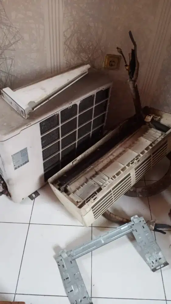 Terima ac bekas rusak