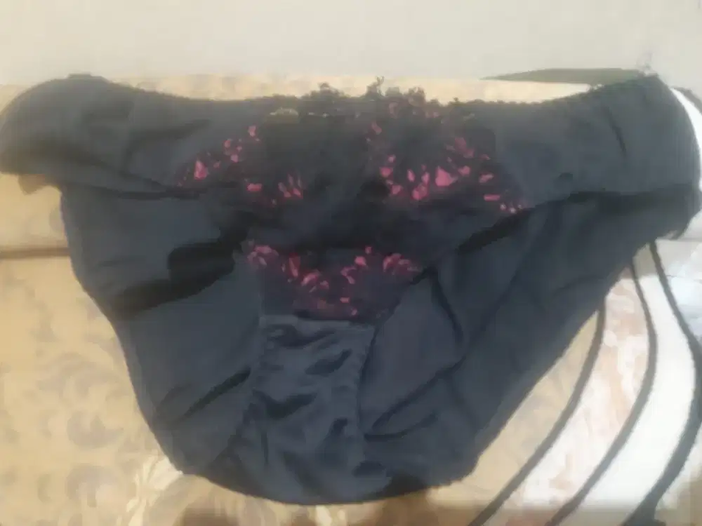 Celana dalam wanita