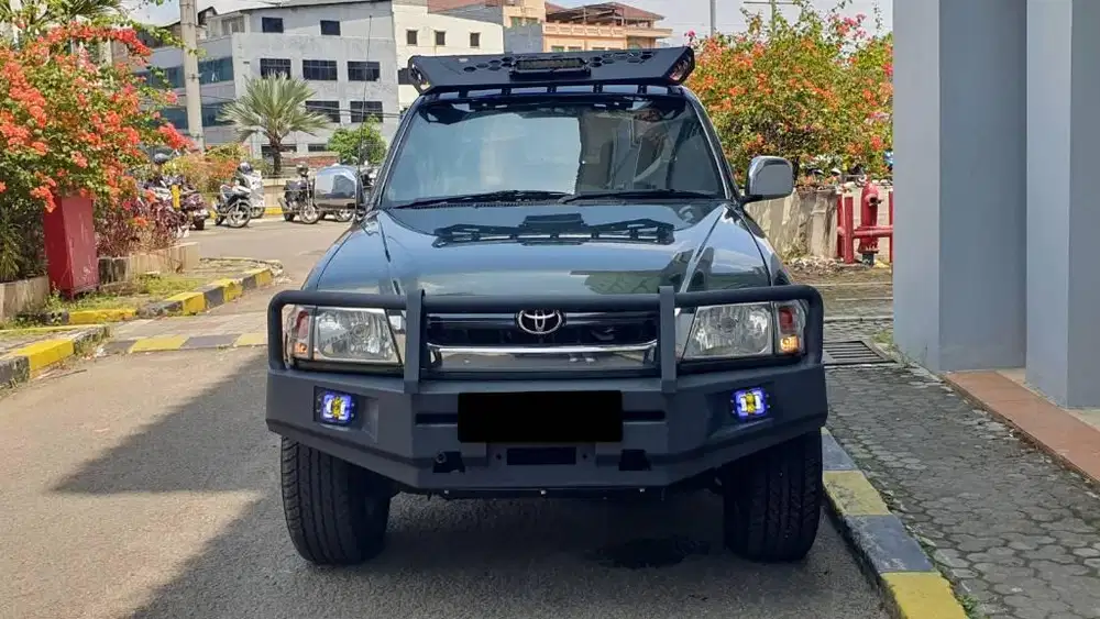 Toyota Hilux Tiger CBU Double Cabin MT Manual 4x4 2004 rare item hijau
