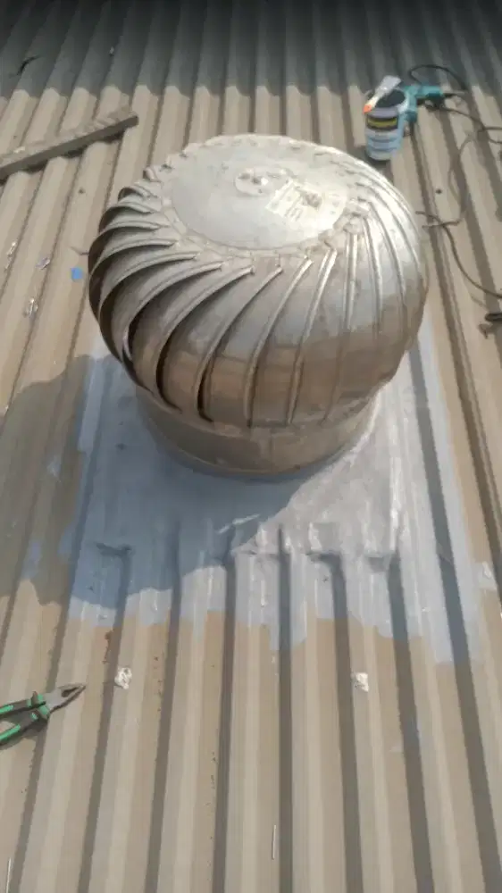 Jasa pemasangan Turbin angin