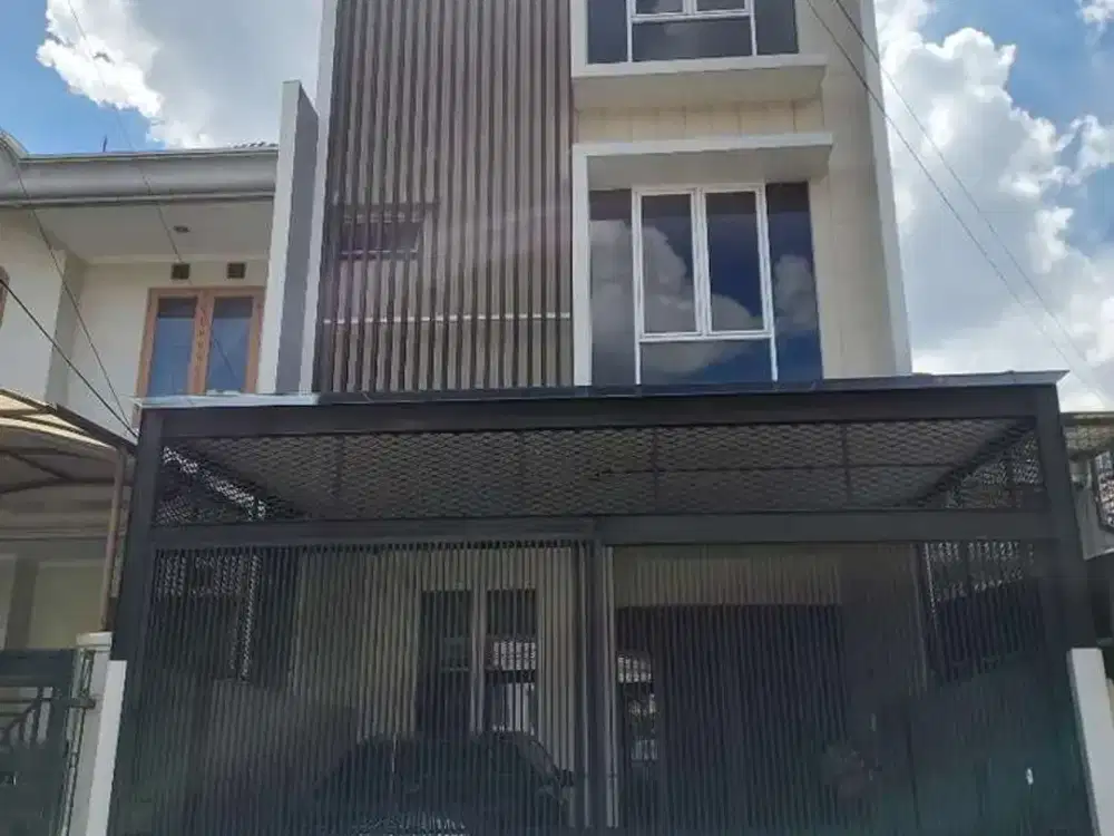 Jual Cepat Rumah 3 Lantai di Taman Aries Meruya Jakarta