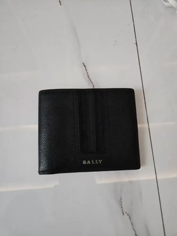 Dompet bally pria