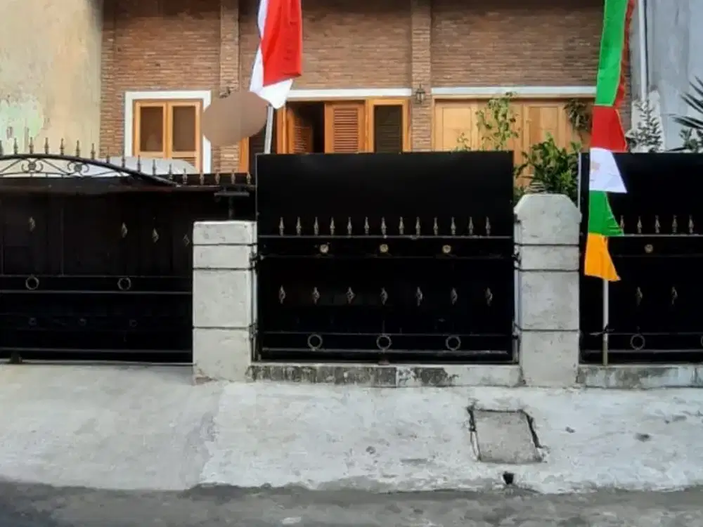 Dijual Rumah Nuansa Vila Bata di Penggilingan Jakarta Timur