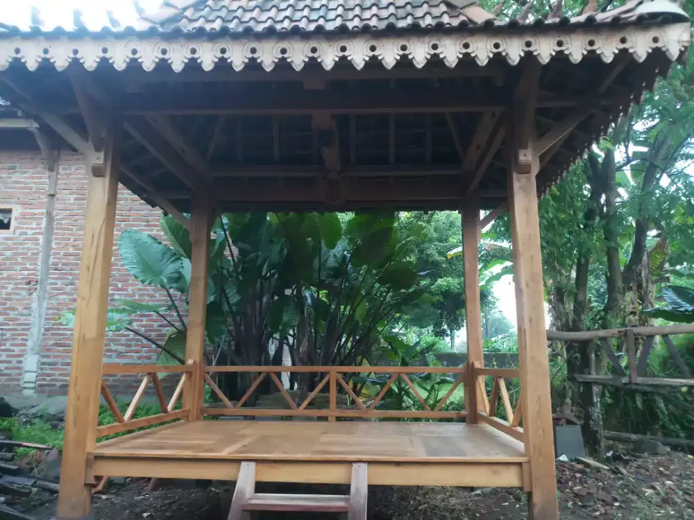 Gazebo kayu jati tua ato lawas